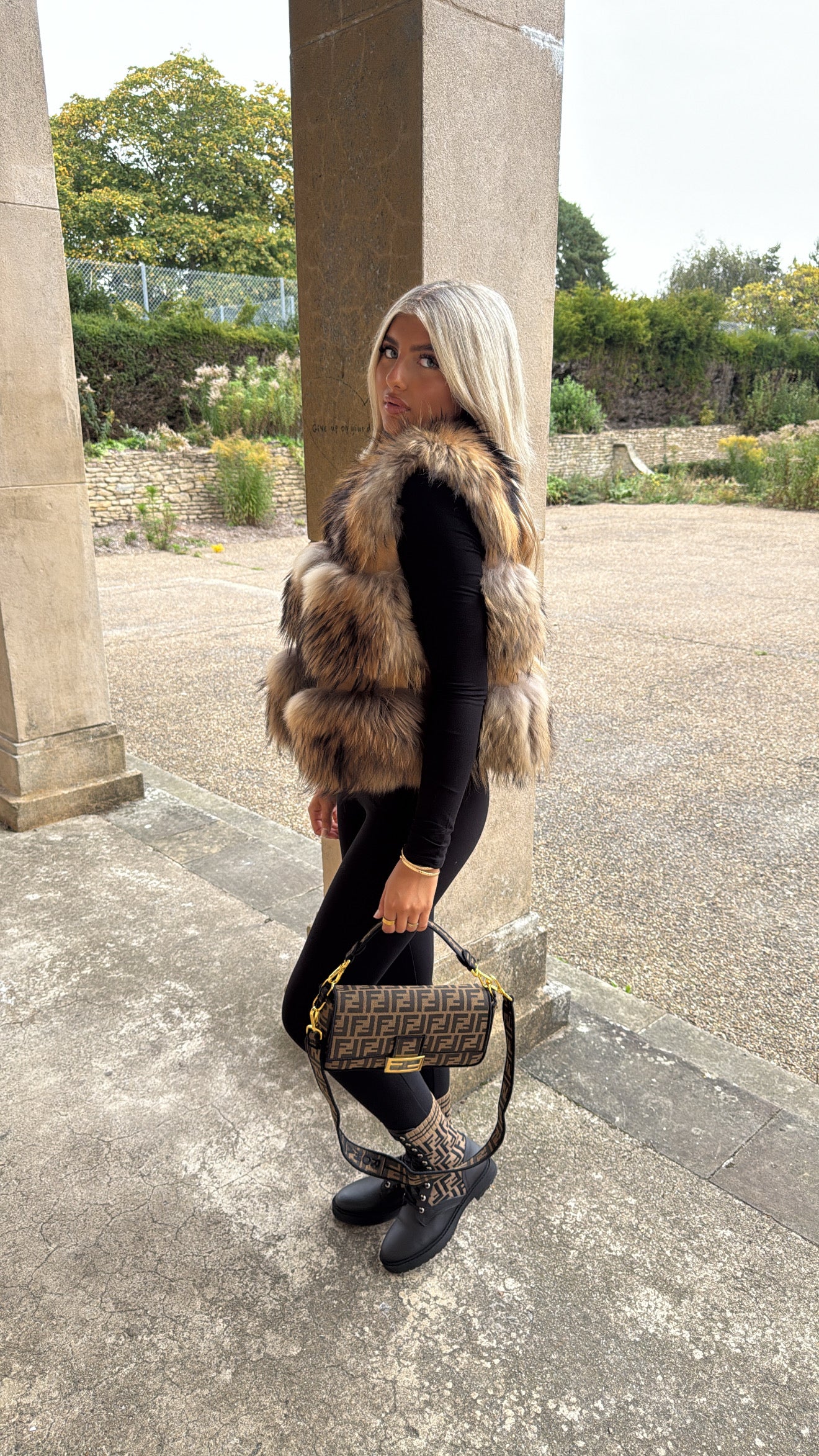 Racoon Sleeveless fur
